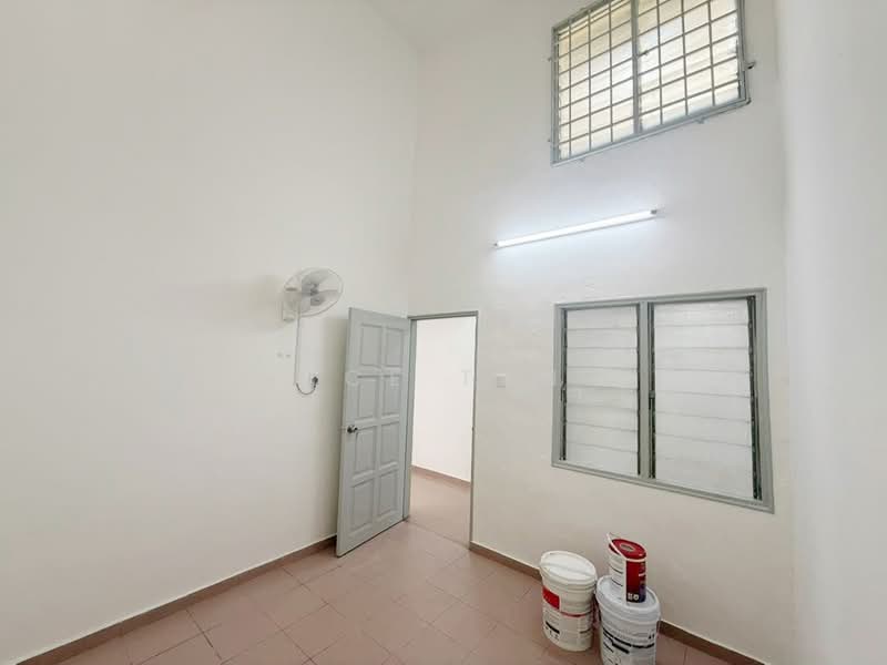 Rumah Teres 1 Tingkat untuk Dijual di Taman Universiti (Skudai) - Ace Tan - Bedroom - PropertyGuru.com.my