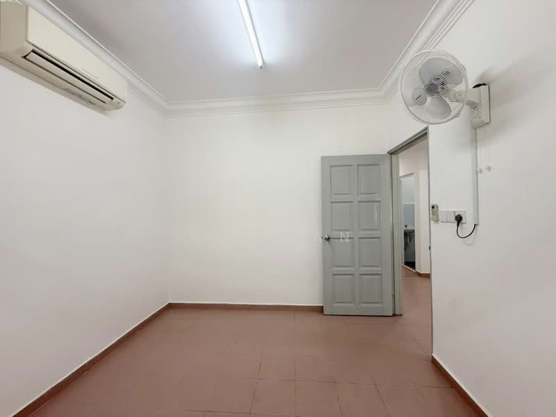 Rumah Teres 1 Tingkat untuk Dijual di Taman Universiti (Skudai) - Ace Tan - Bedroom - PropertyGuru.com.my