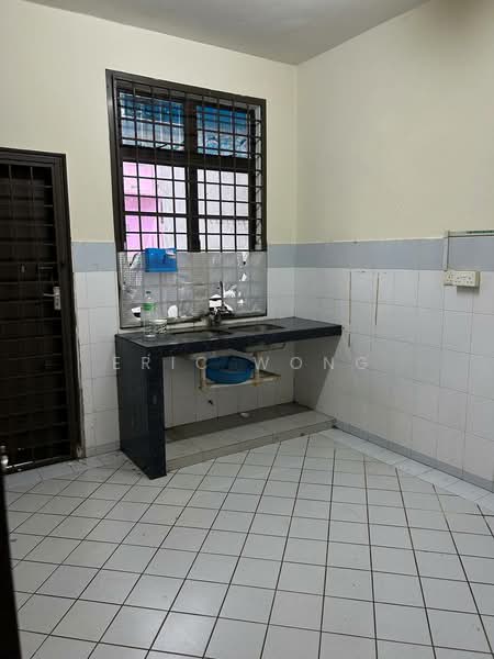 2-storey Terraced House for Rent in Bandar Baru Permas Jaya (Permas Jaya) - Eric Wong - Kitchen - PropertyGuru.com.my