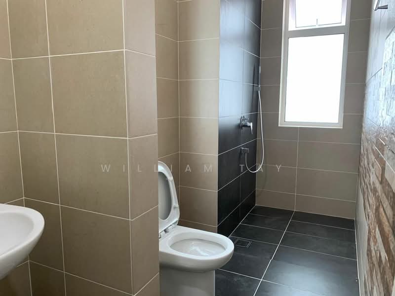 Service Residence for Sale at TriTower Residence @ Johor Bahru Sentral - William Tay - Bathroom - PropertyGuru.com.my