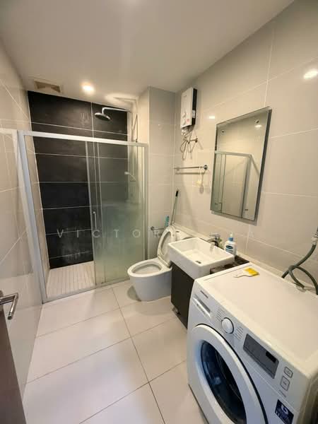 Condominium for Sale at Amberside @ Country Garden Danga Bay - Victor Chia - Bathroom - PropertyGuru.com.my