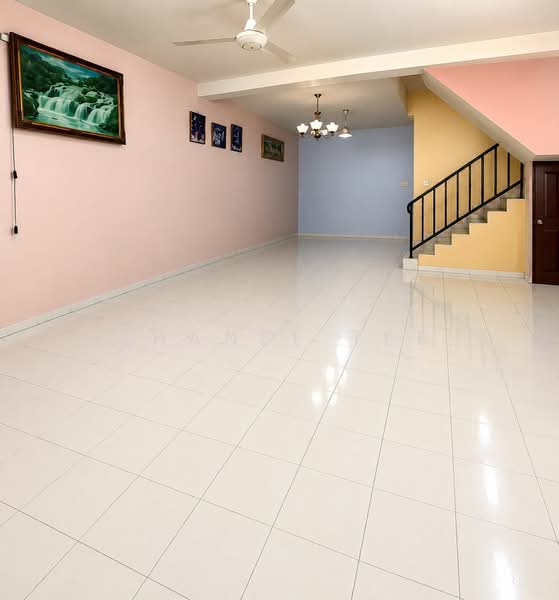 2-storey Terraced House for Sale in Kluang (Johor) - Shanel Tee - Living Room - PropertyGuru.com.my