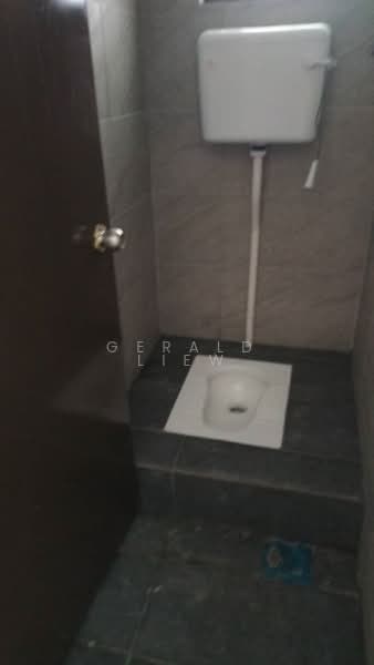 Kedai / Pejabat untuk Disewa di Puchong (Selangor) - Gerald Liew - Bathroom - PropertyGuru.com.my