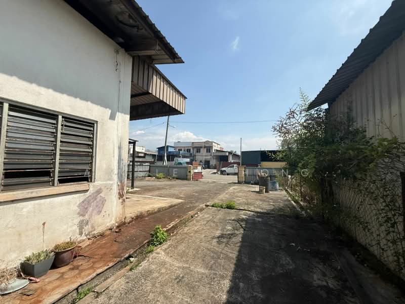 Semi-D Factory for Sale in Gopeng (Perak) - Ainsley Thong - Exterior - PropertyGuru.com.my