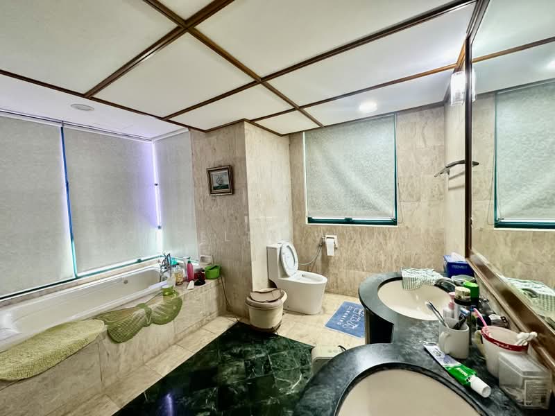 Kondominium untuk Dijual di The Regency Condominium - Giselle Wong - Bathroom - PropertyGuru.com.my