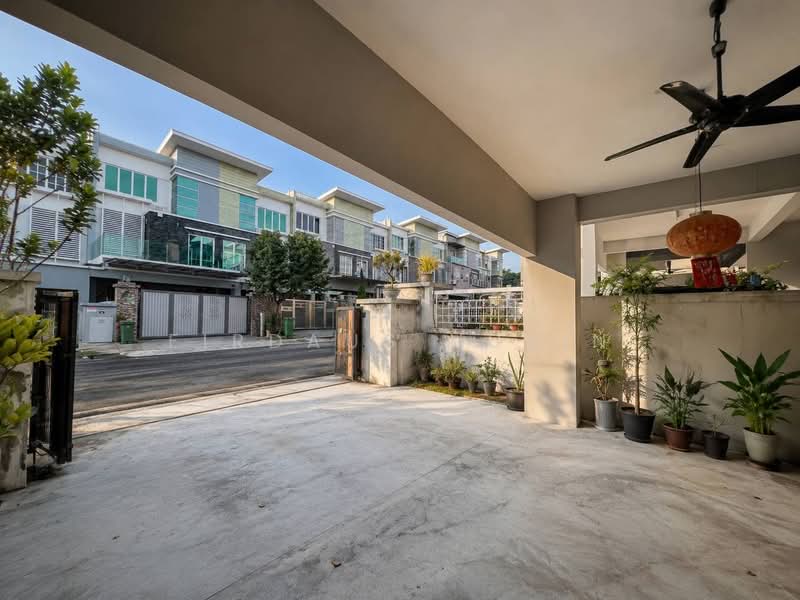 3-storey Terraced House for Sale in Taman Sri Putra Mas (Sungai Buloh) - Firdaus Husin - Exterior - PropertyGuru.com.my