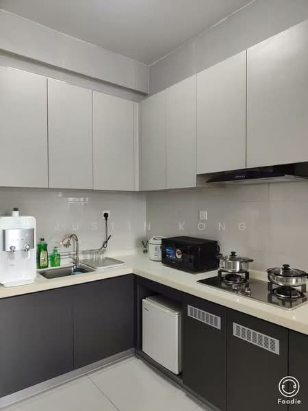Condominium for Sale at Bay Point @ Country Garden Danga Bay - Justin Kong - Kitchen - PropertyGuru.com.my