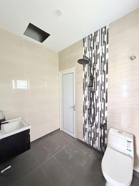 Bungalow for Sale in Bangi (Selangor) - Hazwan Hilmi - Bathroom - PropertyGuru.com.my