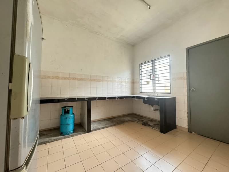 2-storey Terraced House for Sale in Taman Velox (Rawang) - Steven Lee - Kitchen - PropertyGuru.com.my