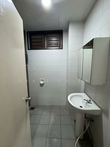 Servis Apartment untuk Disewa di Palazio - Grace Chiew - Bathroom - PropertyGuru.com.my