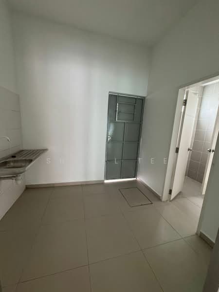 2-storey Terraced House for Sale in Bandar Seri Impian (Kluang) - Shanel Tee - Kitchen - PropertyGuru.com.my