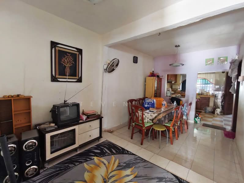 2-storey Terraced House for Sale in (Bukit Sentosa 2) Seksyen Bs2 (Serendah) - Steven Lee - Living Room - PropertyGuru.com.my