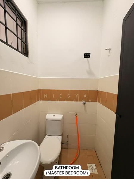 Rumah Teres 1 Tingkat untuk Disewa di Bandar Baru Salak Tinggi (Sepang) - Niesya Shuekry - Bathroom - PropertyGuru.com.my