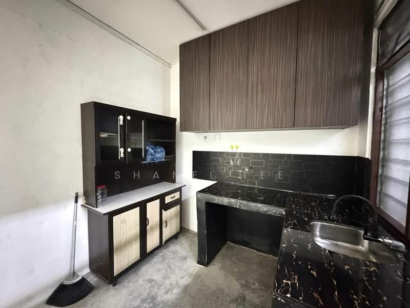 Rumah Teres 2 Tingkat untuk Dijual di Taman Delima (Kluang) - Shanel Tee - Kitchen - PropertyGuru.com.my