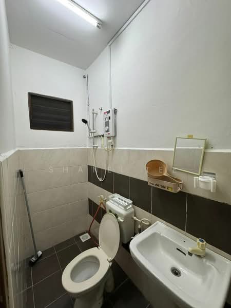 Rumah Teres 2 Tingkat untuk Dijual di Taman Delima (Kluang) - Shanel Tee - Bathroom - PropertyGuru.com.my