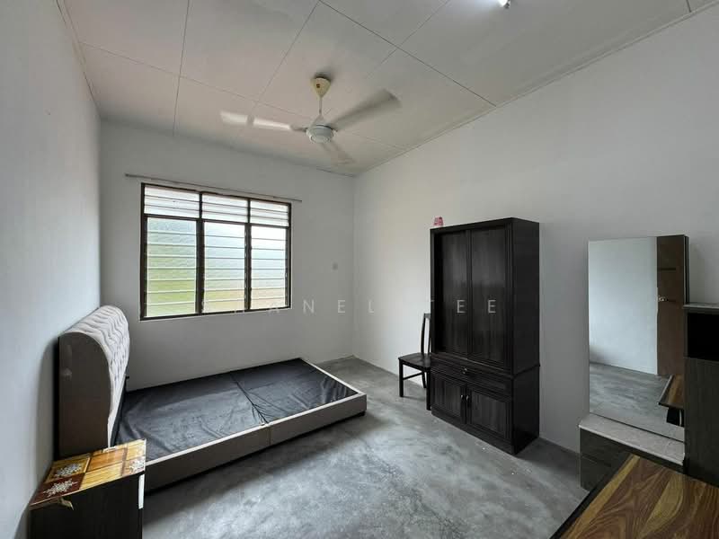Rumah Teres 2 Tingkat untuk Dijual di Taman Delima (Kluang) - Shanel Tee - Bedroom - PropertyGuru.com.my