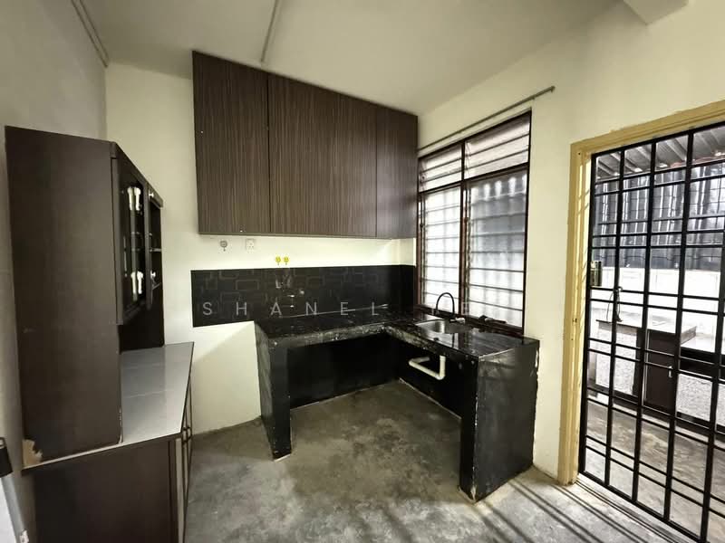 Rumah Teres 2 Tingkat untuk Dijual di Taman Delima (Kluang) - Shanel Tee - Kitchen - PropertyGuru.com.my
