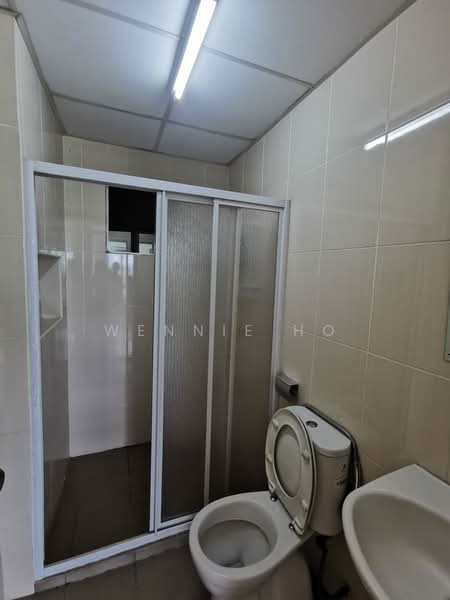 Service Residence for Sale at OUG Parklane - Wennie Ho - Bathroom - PropertyGuru.com.my