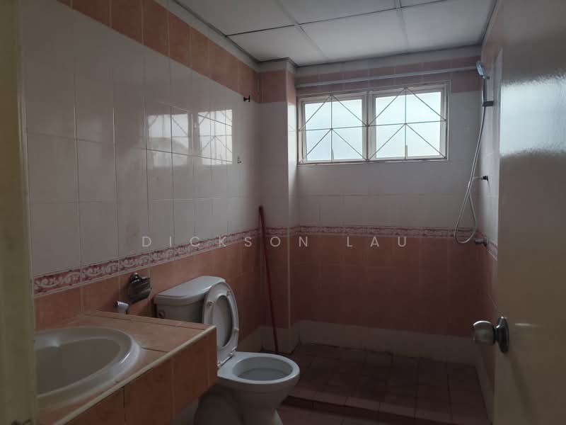 2-storey Terraced House for Sale in Taman Megah Kepong (Kepong) - Dickson Lau - Bathroom - PropertyGuru.com.my