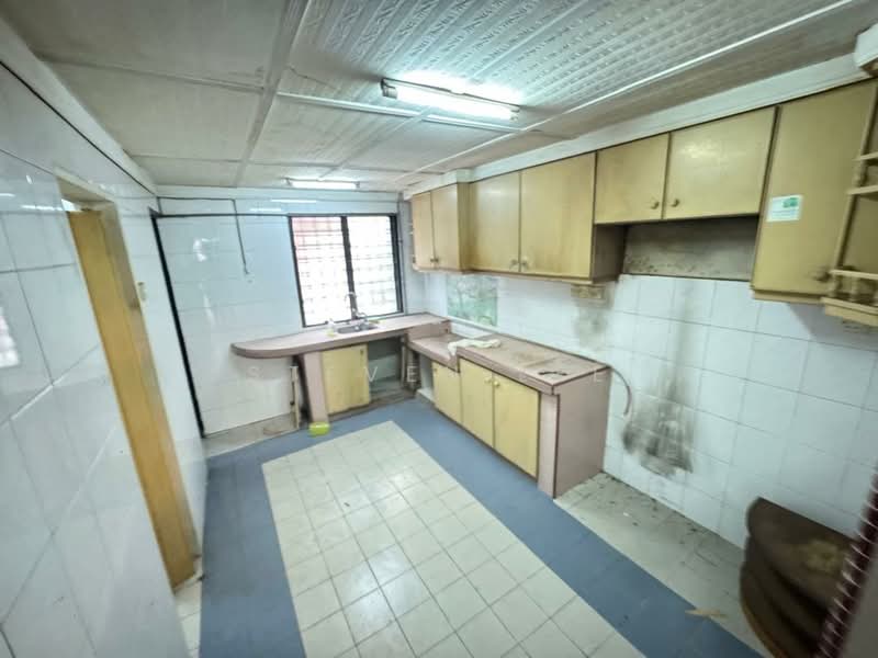 Rumah Teres 2 Tingkat untuk Dijual di Bandar Country Homes (Rawang) - Steven Lee - Kitchen - PropertyGuru.com.my