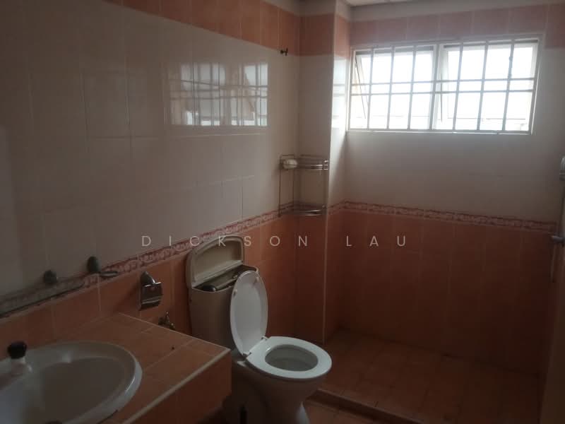 Rumah Teres 3 Tingkat untuk Dijual di Taman Megah Kepong (Kepong) - Dickson Lau - Bathroom - PropertyGuru.com.my