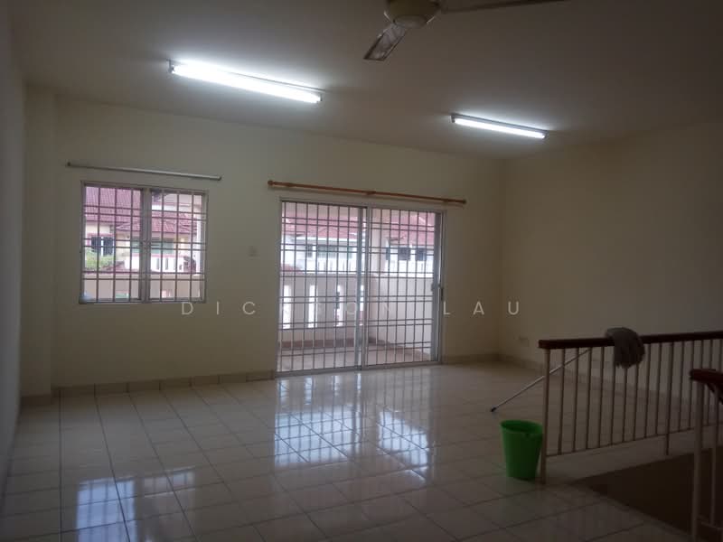 Rumah Teres 3 Tingkat untuk Dijual di Taman Megah Kepong (Kepong) - Dickson Lau - Living Room - PropertyGuru.com.my