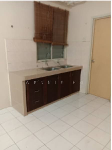 Pangsapuri untuk Dijual di Vista Pinggiran Apartment - Wennie Ho - Kitchen - PropertyGuru.com.my