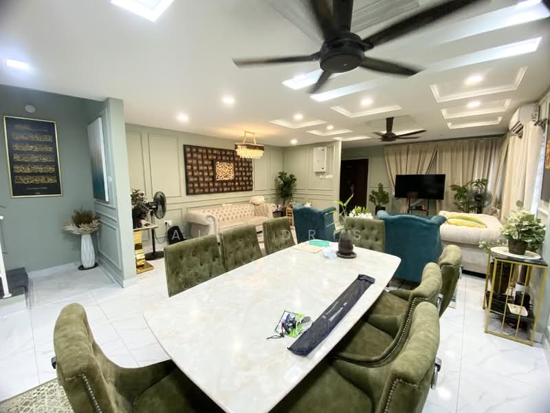 Rumah Teres 2 Tingkat untuk Dijual di Seksyen 7 (Shah Alam) - Ali Idris - Living Room - PropertyGuru.com.my