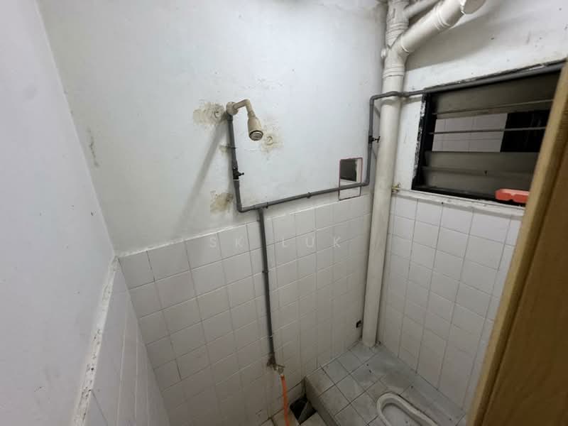 Rumah Teres 2 Tingkat untuk Dijual di Bandar Country Homes (Rawang) - SK Luk - Bathroom - PropertyGuru.com.my