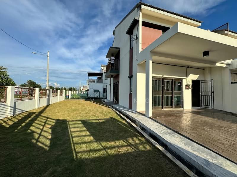2-storey Terraced House for Sale in Bandar Springhill (Jimah) - Evon Ng - Exterior - PropertyGuru.com.my