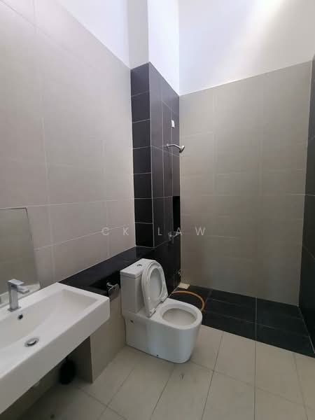 2-storey Terraced House for Rent in Eco Majestic (Semenyih) - CK Law - Bathroom - PropertyGuru.com.my
