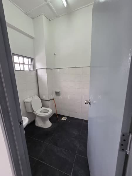 Rumah Teres 2 Tingkat untuk Disewa di Ampang Jaya (Ampang) - Jeanne Tan - Bathroom - PropertyGuru.com.my