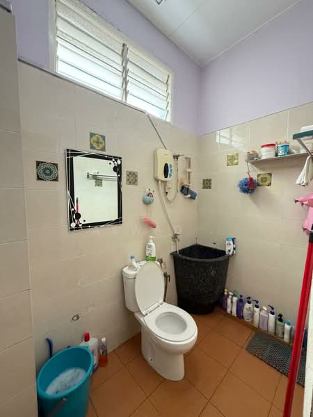 2-storey Terraced House for Sale in Taman Kimsar (Perai) - Aswad . - Bathroom - PropertyGuru.com.my