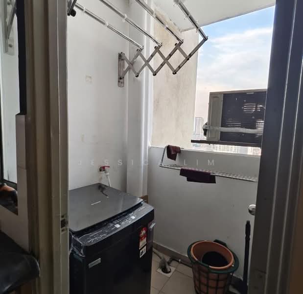 Servis Apartment untuk Dijual di Casa Subang - Jessica Lim - Balcony - PropertyGuru.com.my