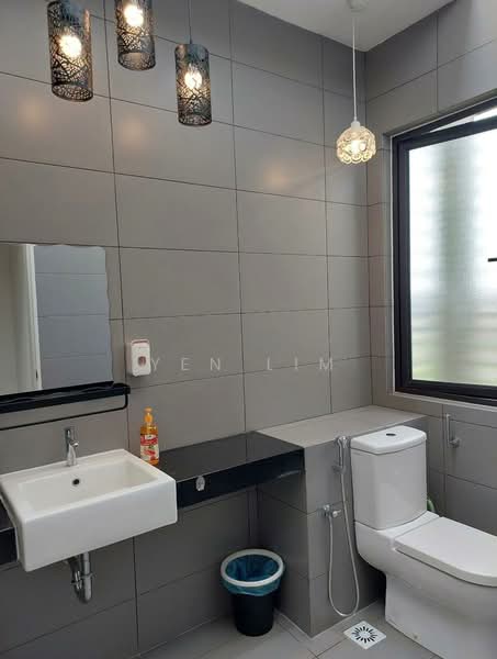Rumah Bandar untuk Disewa di 16 Sierra (Puchong) - Yen Lim - Bathroom - PropertyGuru.com.my