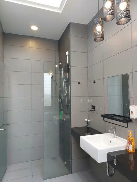 Rumah Bandar untuk Disewa di 16 Sierra (Puchong) - Yen Lim - Bathroom - PropertyGuru.com.my