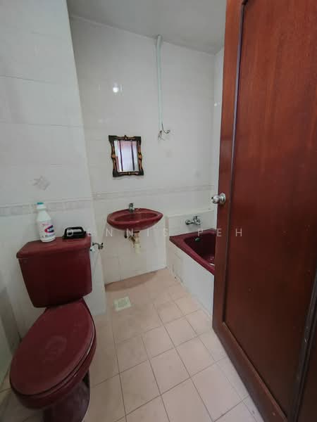 Apartment for Sale at Mewah View Luxurious Apartments - Dennis Peh - Bathroom - PropertyGuru.com.my