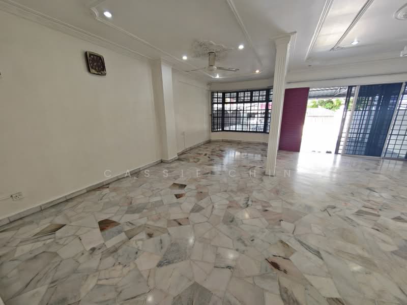 2-storey Terraced House for Rent in Johor Bahru (Johor) - Cassie Chin - Living Room - PropertyGuru.com.my