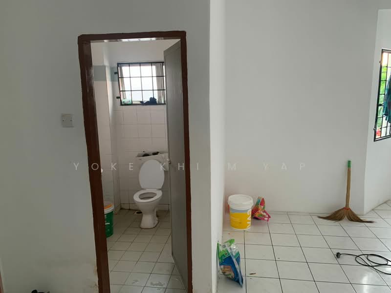 2-storey Terraced House for Rent in Kajang (Selangor) - Yoke Khiem Yap - Bathroom - PropertyGuru.com.my