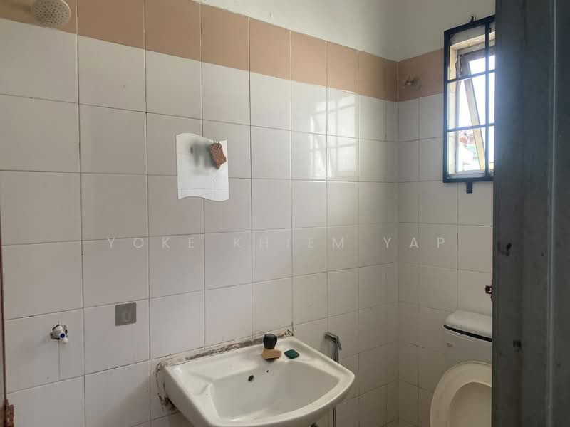 2-storey Terraced House for Rent in Bandar Teknologi Kajang (Kajang) - Yoke Khiem Yap - Bathroom - PropertyGuru.com.my