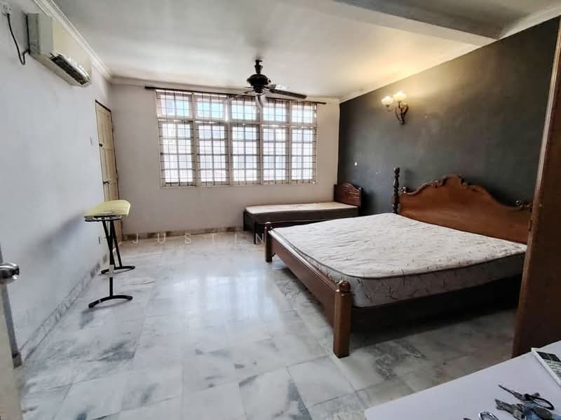 2.5-storey Terraced House for Rent in Arena Kepayang Putra (Ipoh) - Justine Chin - Bedroom - PropertyGuru.com.my