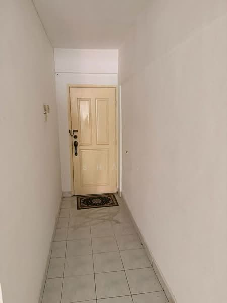 Pangsapuri untuk Dijual di Apartment Selasih - Sha . - Entrance - PropertyGuru.com.my