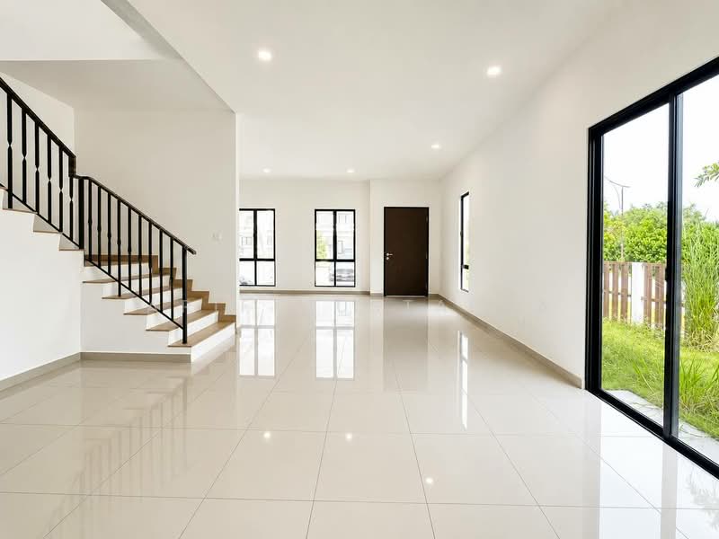 2-storey Terraced House for Sale in Setia Safiro (Cyberjaya) - Arif Mustapha - Living Room - PropertyGuru.com.my