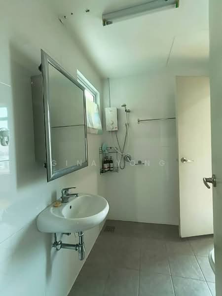 Kondominium untuk Disewa di BayStar Condominium - Gina Yong - Bathroom - PropertyGuru.com.my