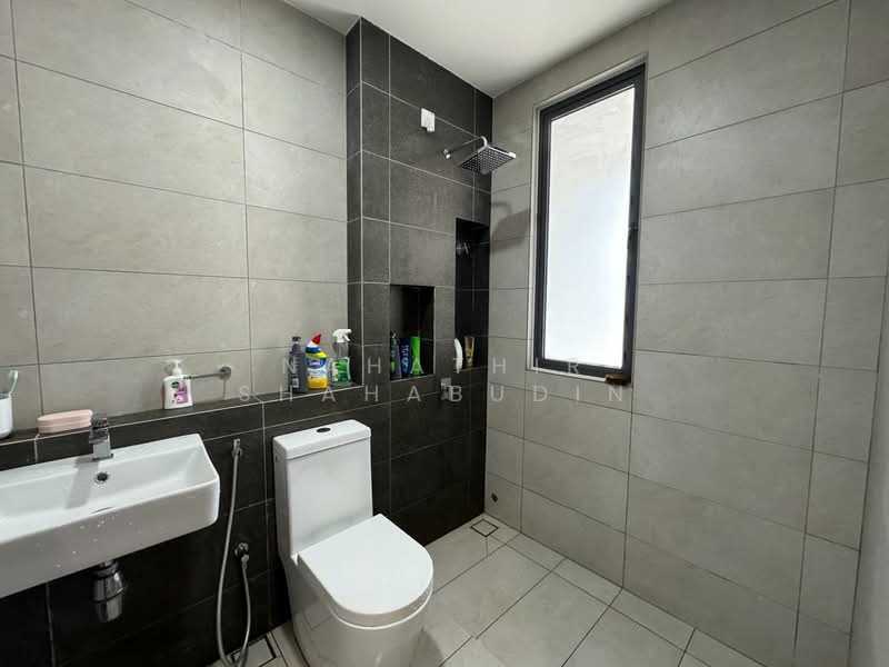 2-storey Terraced House for Sale in Shah Alam (Selangor) - Nahathir Shahabudin - Bathroom - PropertyGuru.com.my