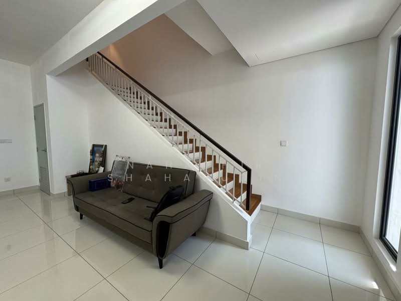 2-storey Terraced House for Sale in Shah Alam (Selangor) - Nahathir Shahabudin - Living Room - PropertyGuru.com.my