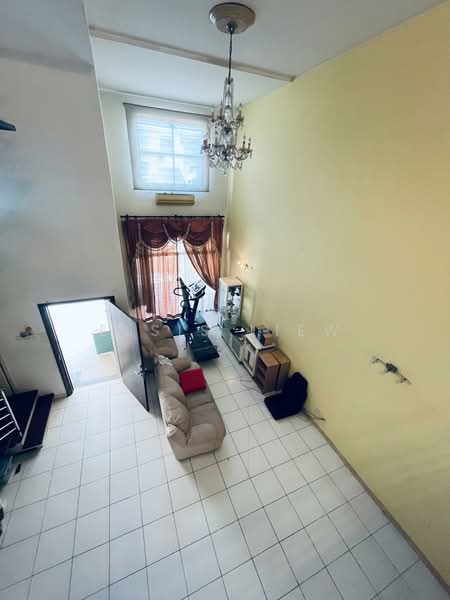 3-storey Terraced House for Sale in Taman Tasik Damai (Sungai Besi) - Elsis Liew - Living Room - PropertyGuru.com.my