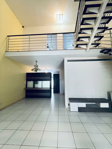 3-storey Terraced House for Sale in Taman Tasik Damai (Sungai Besi) - Elsis Liew - Living Room - PropertyGuru.com.my