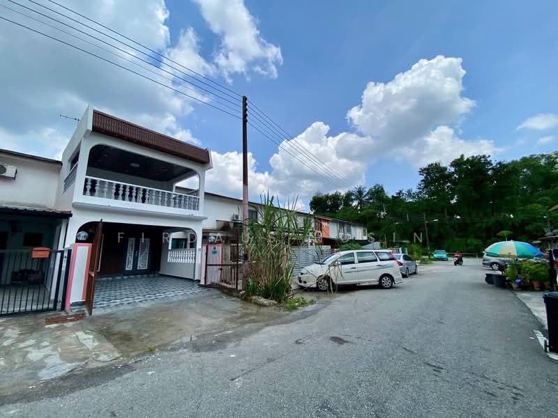2-storey Terraced House for Sale in Taman Bukit Rawang Jaya (Rawang) - Firdaus Husin - Exterior - PropertyGuru.com.my