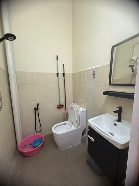 1-storey Terraced House for Sale in Kampung Rantau Panjang (Kapar) - Salawati Busro - Bathroom - PropertyGuru.com.my